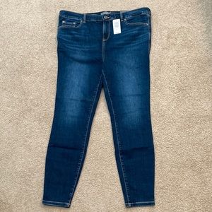 Torrid Midfit Super Skinny Jeans, Size 18, NYT